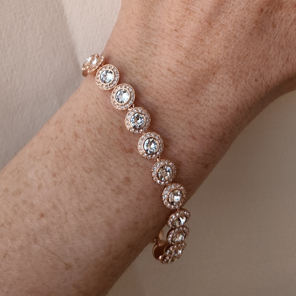 SOLD NWT Swarovski Angelic Rosegold Circle Bracelet ๐  Never Worn! - Picture 2 of 8